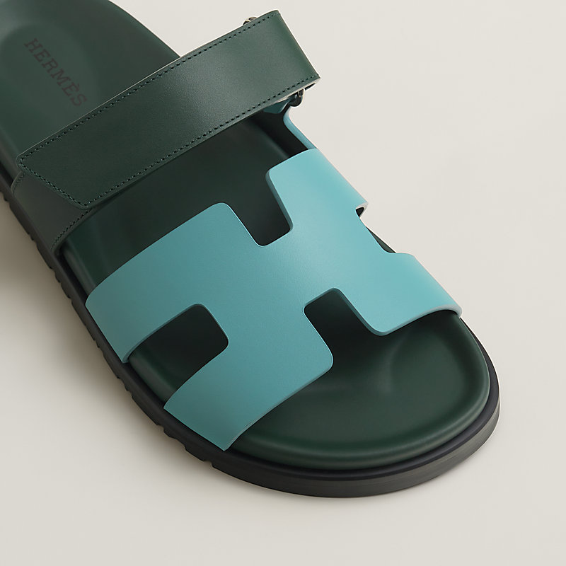 お洒落は足元から【海外限定色】HERMES Chypre サンダル 青 Chypre sandal | Hermès USA